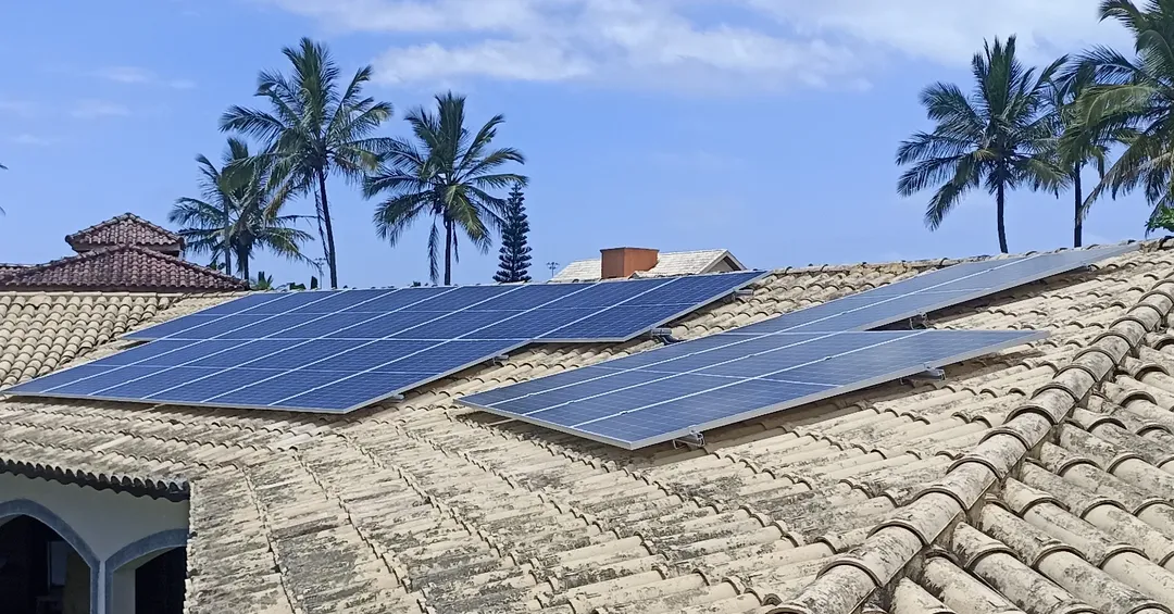 Sistema de 11,0 kWp — instalação de energia solar no Vale do Paraíba